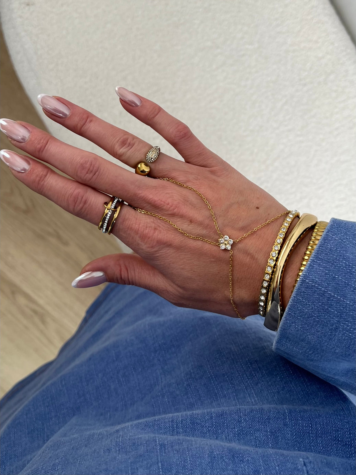 Handchain één strass bloemetje