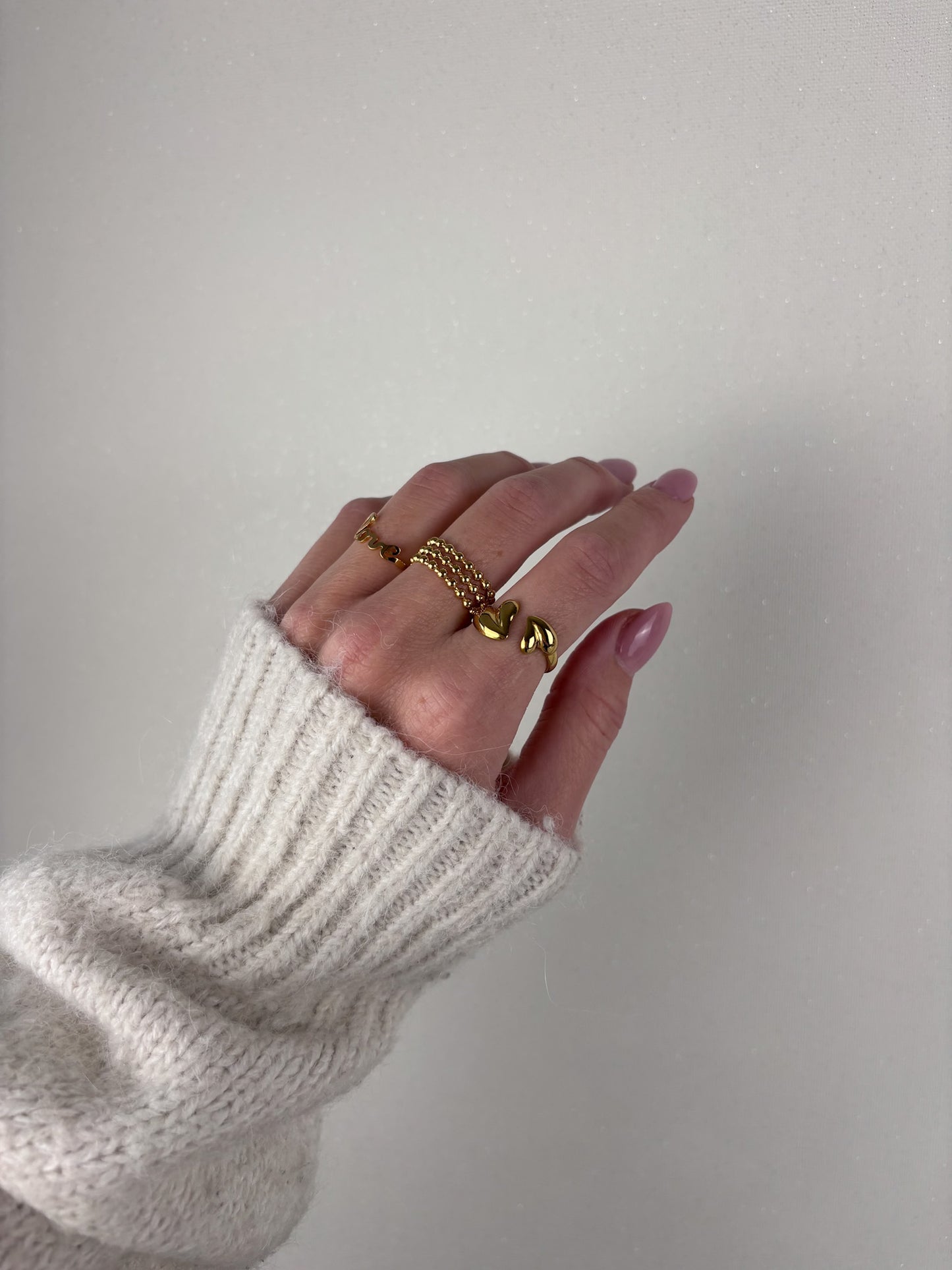 Ring LOVE letters small
