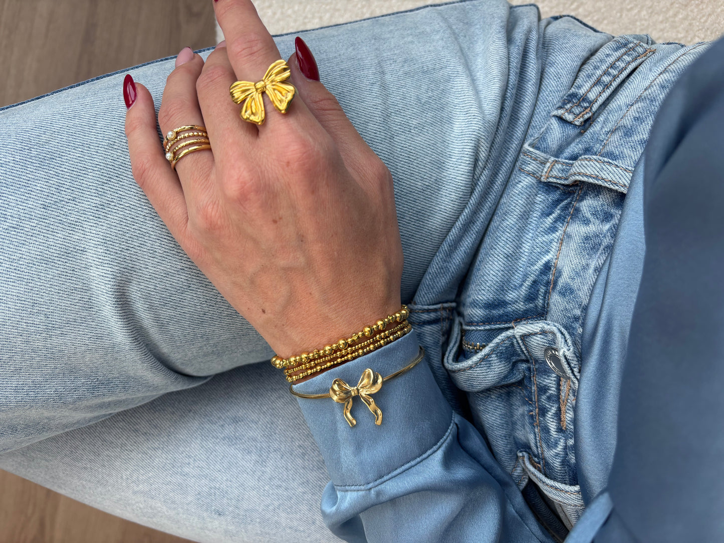 Elastisch armbandjes setje met gouden kraaltjes