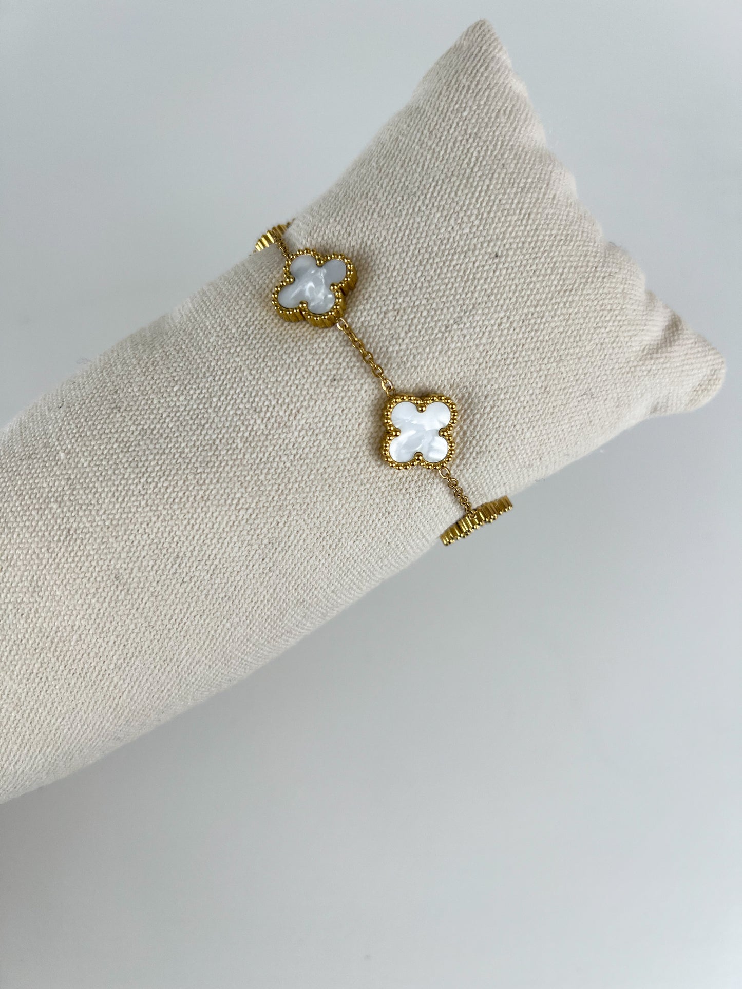 Armband gekleurde klavers
