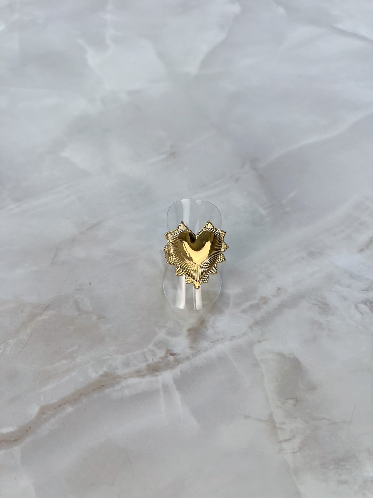 Ring zonnetje in de vorm hartje