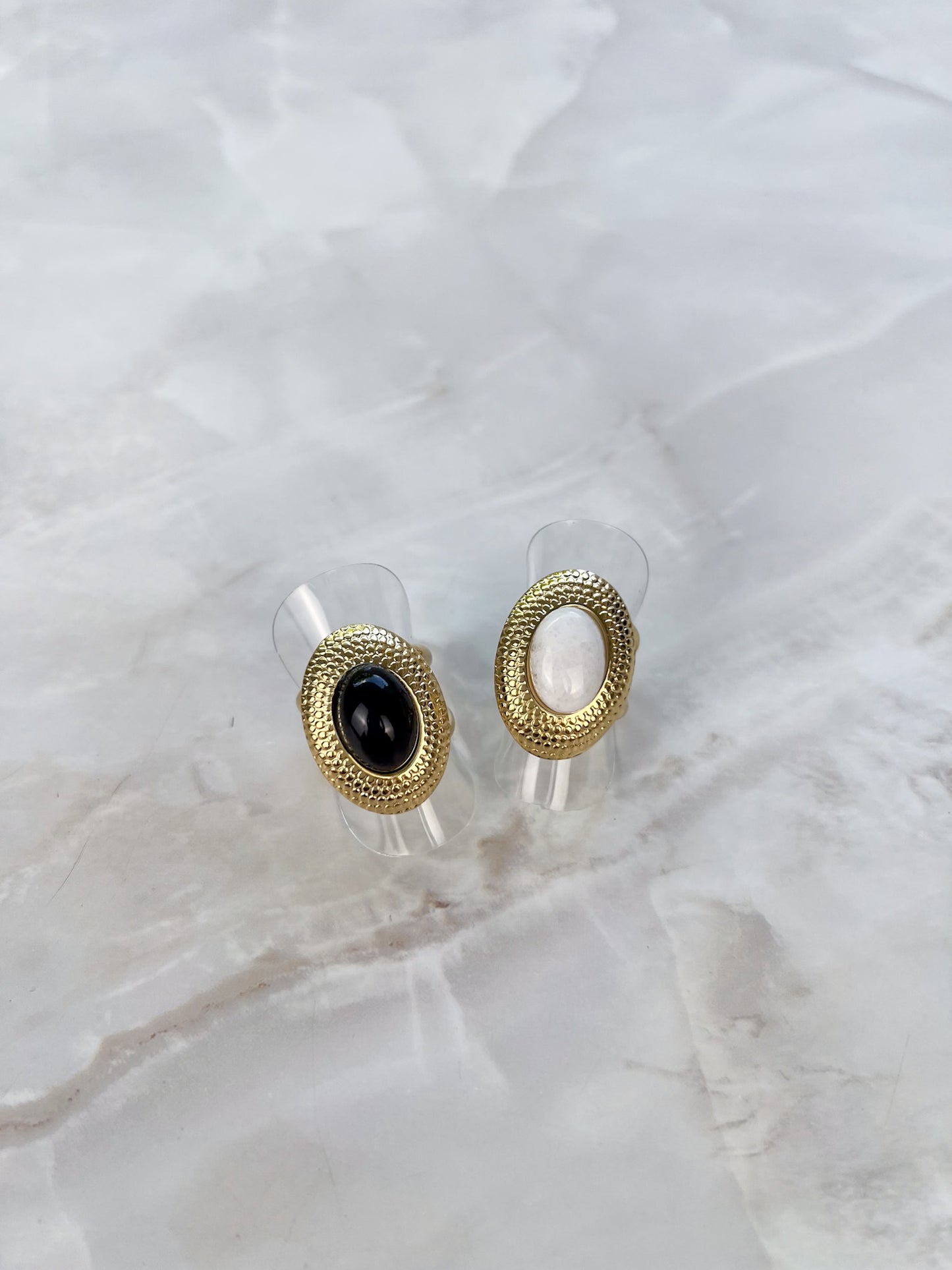 Statement ring ovaal patroon en steen