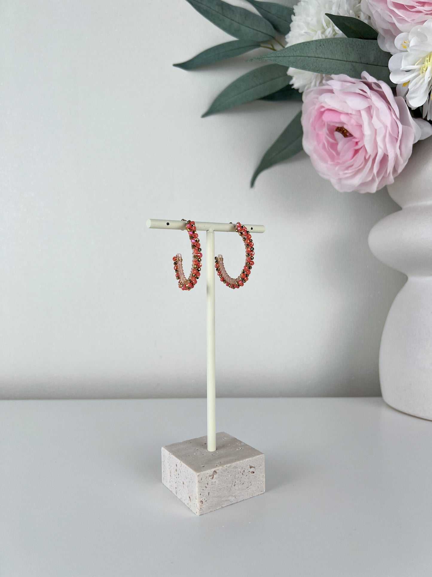 Oorbellen half round met gekleurde kraaltjes