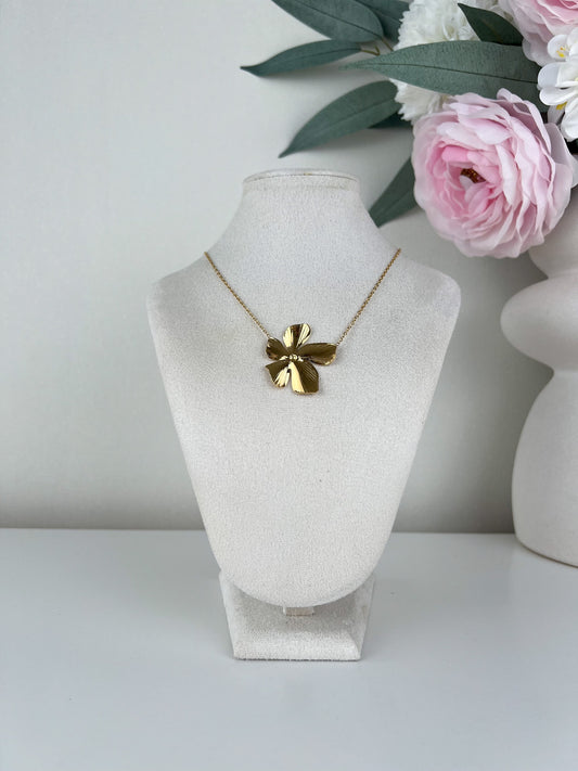 Ketting met grote bloem