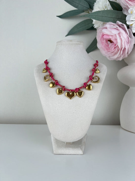 Ketting roze touw met hart bedels