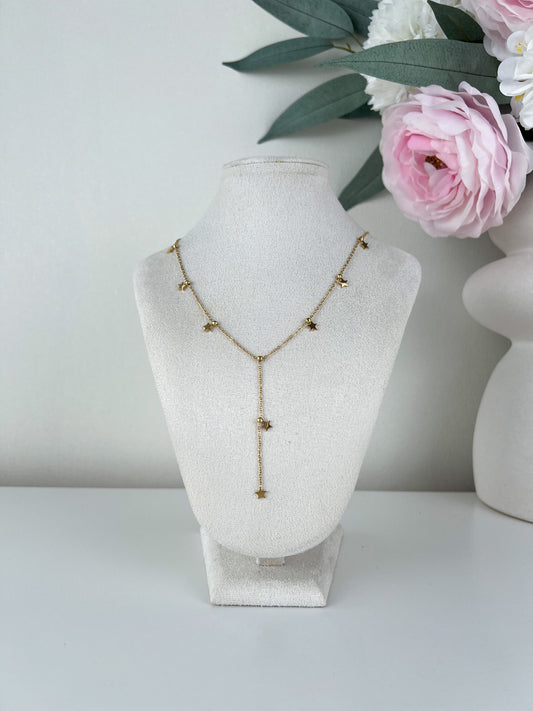 Fijne ketting sterretjes in een V