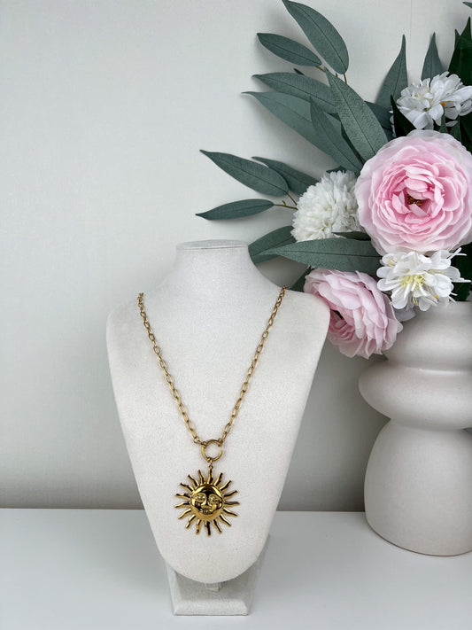 Lange ketting met groot zonnetje