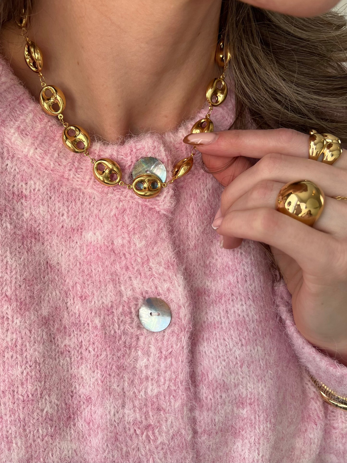 Ring four knots
