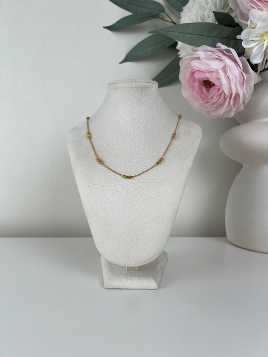 Ketting met balletjes patroon