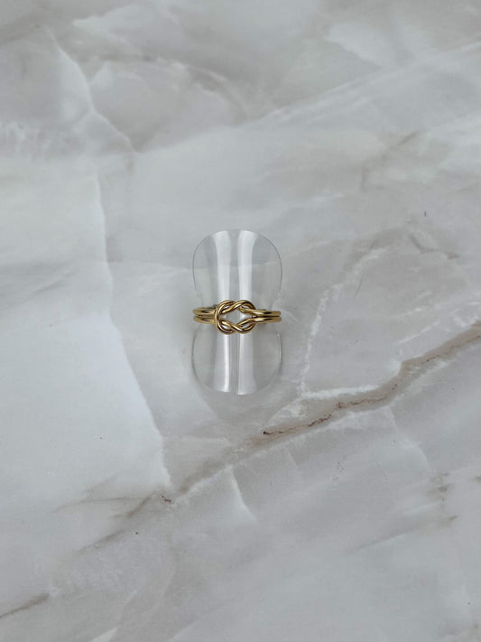 Ring subtiel knoopje