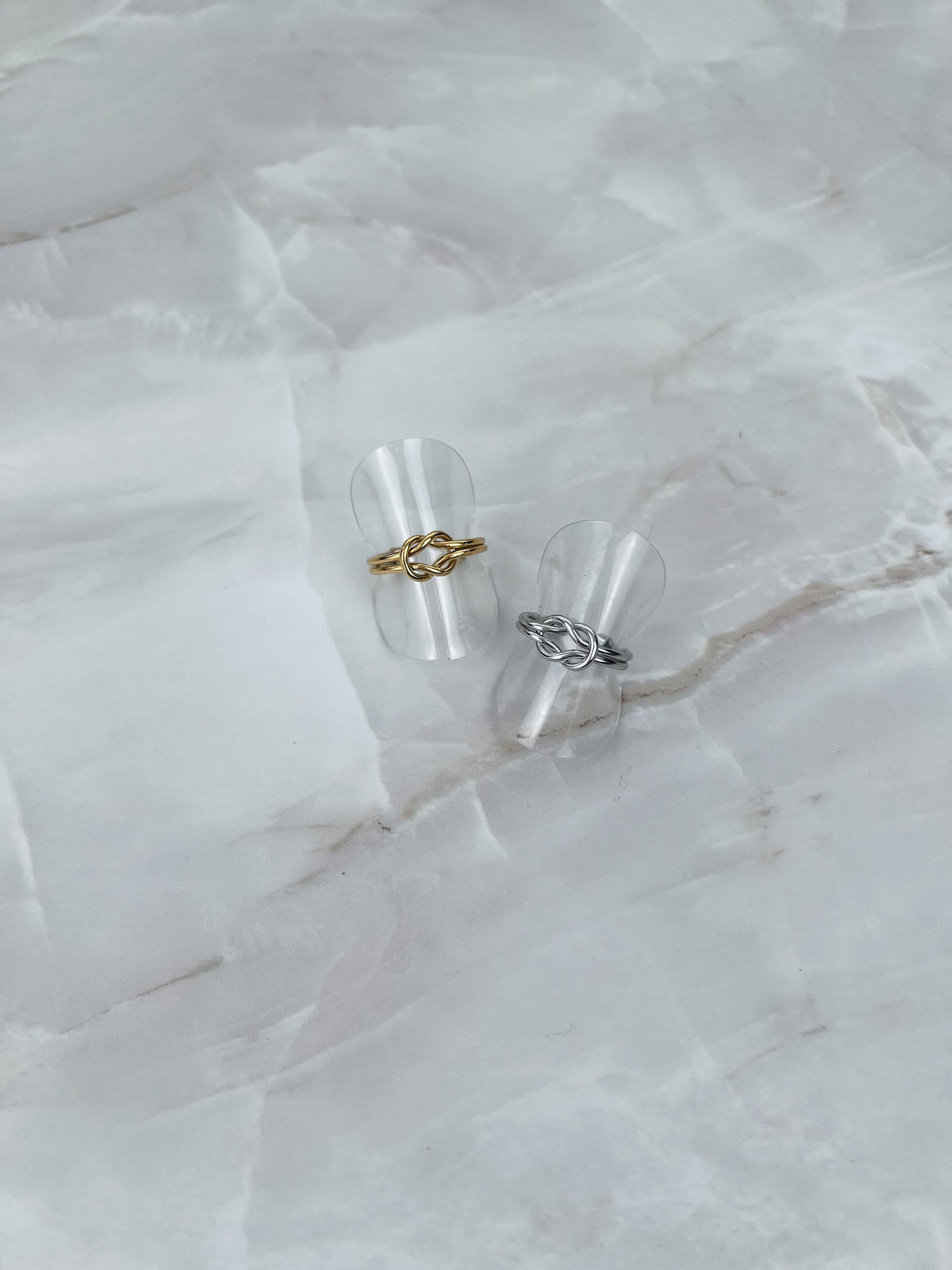 Ring subtiel knoopje