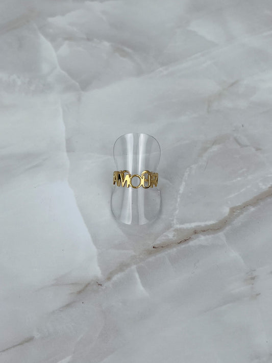 Ring AMOUR letters small