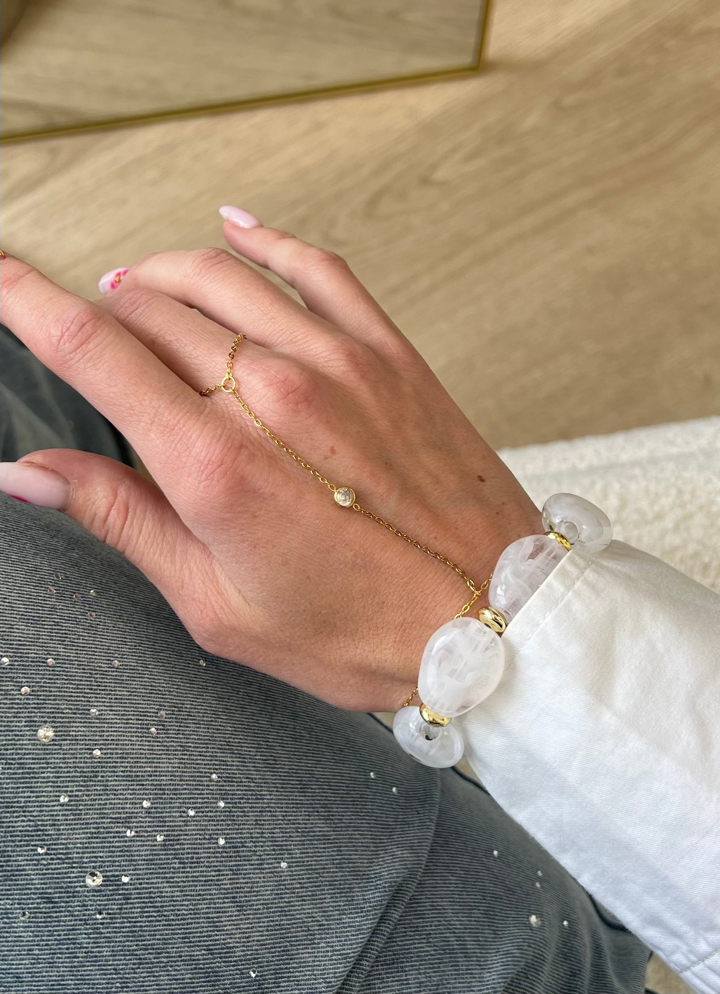 Hand chain one diamond