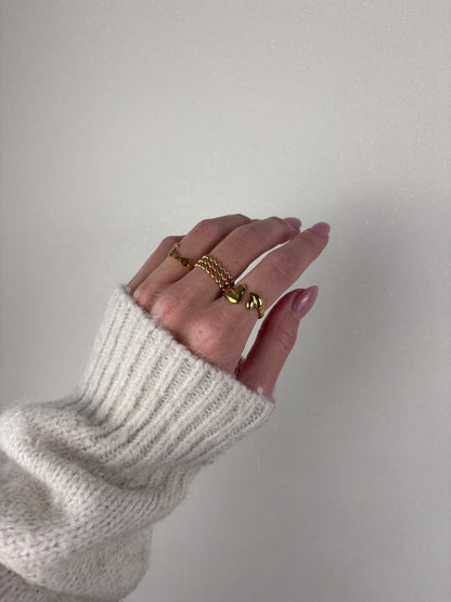 Ring LOVE letters small