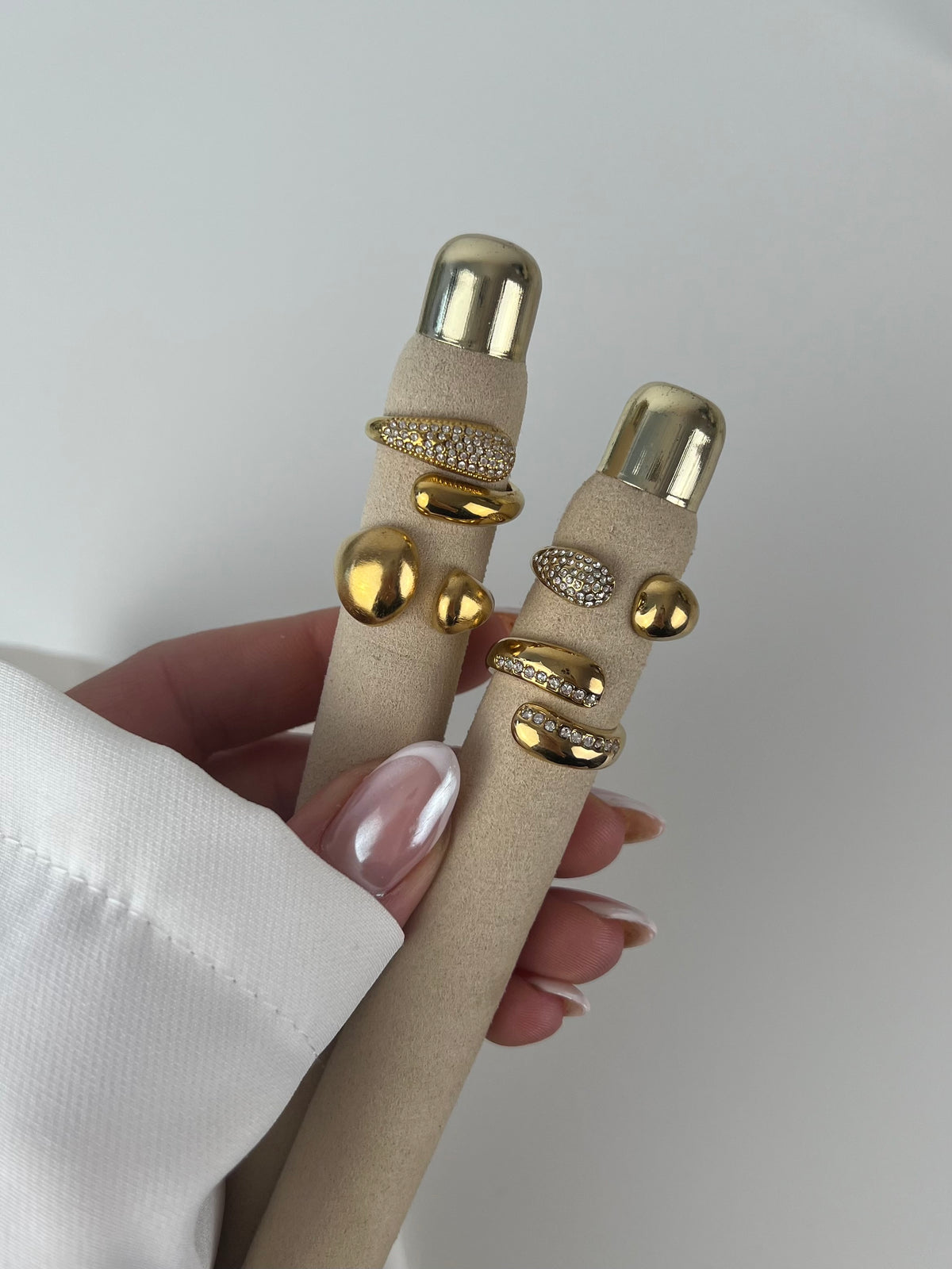 Ring open voorzijde met bolletje strass