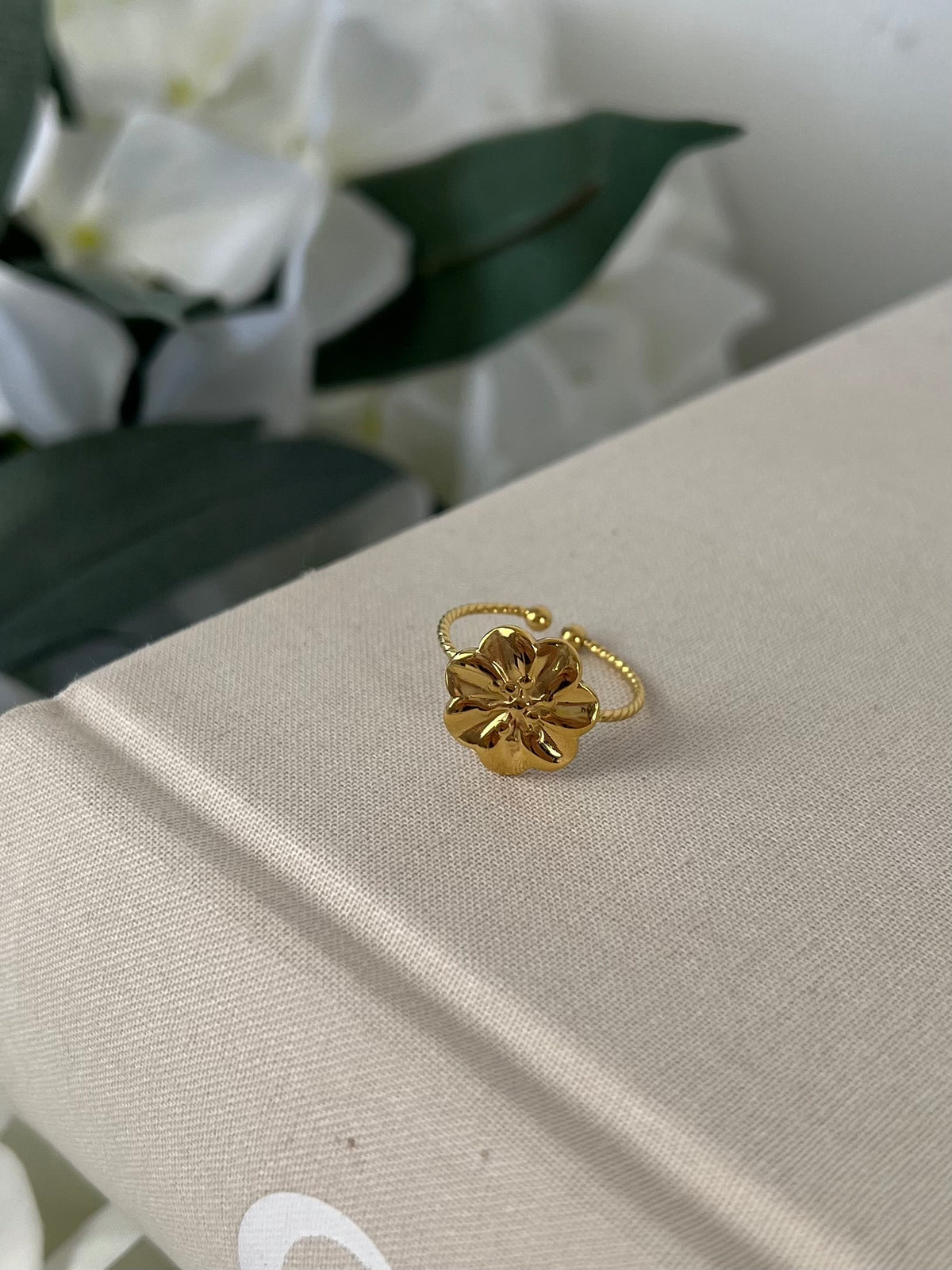 Ring fijn bloemetje