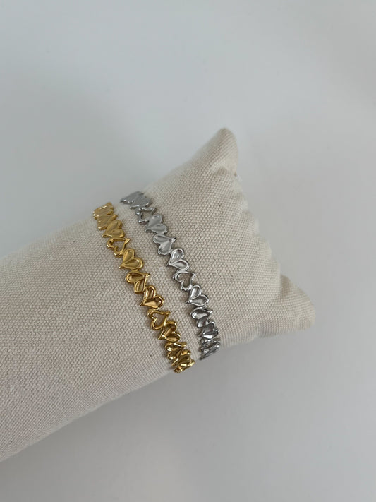 Bangle armband subtiele hartjes upside down