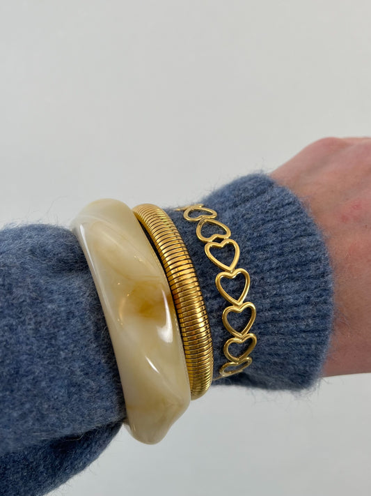 Bangle armband statement hartjes zij