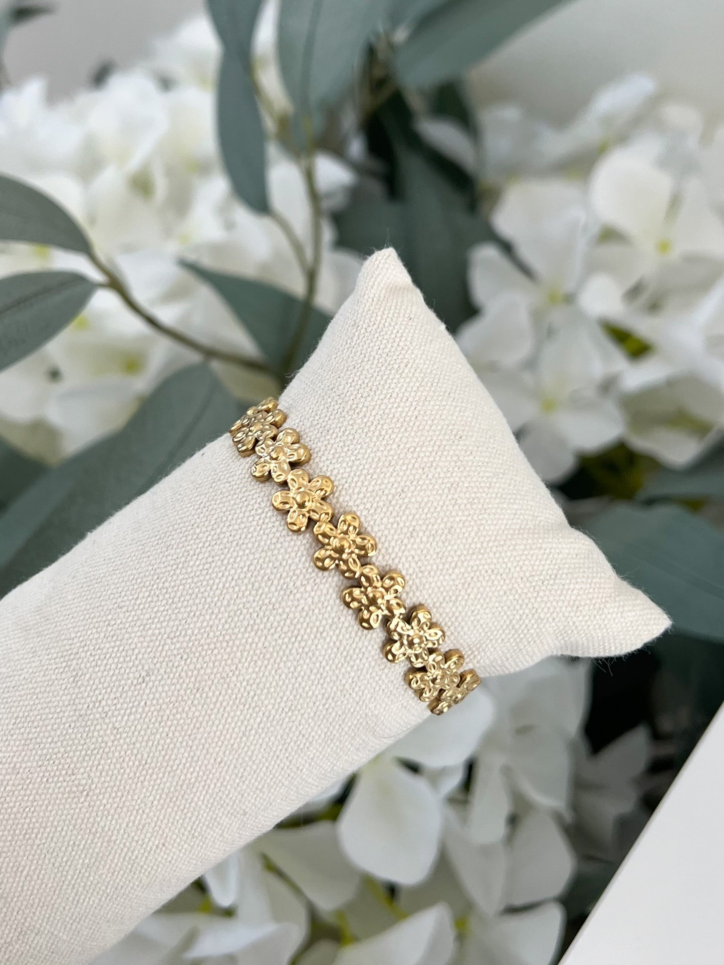 Bangle armband fijne bloemetjes