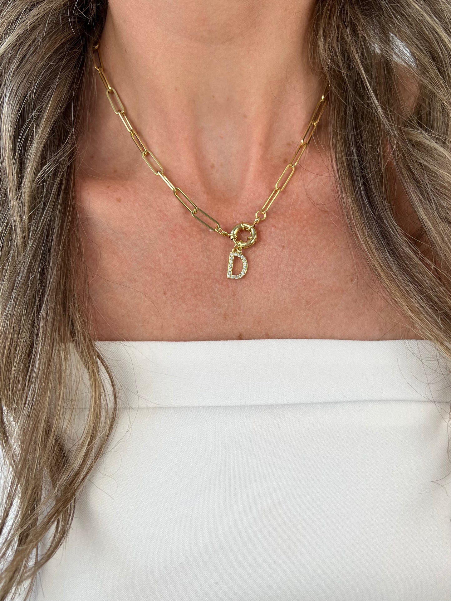 Strass letter necklace voorsluiting