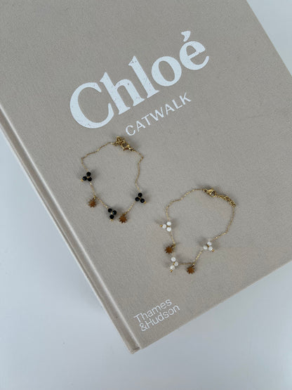 Fijne armband met fijne kraaltjes en bedeltjes