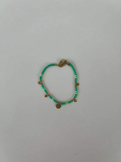 Armband fijne kraaltjes met bedeltjes