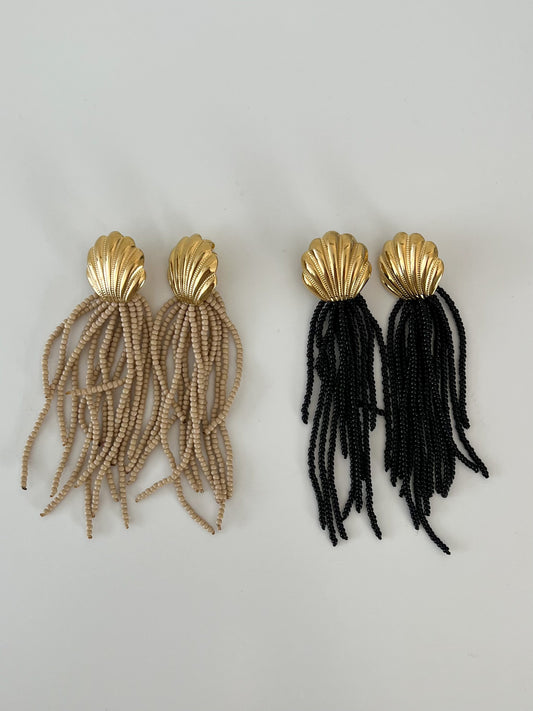 Statement schelp oorbellen met kraaltjes