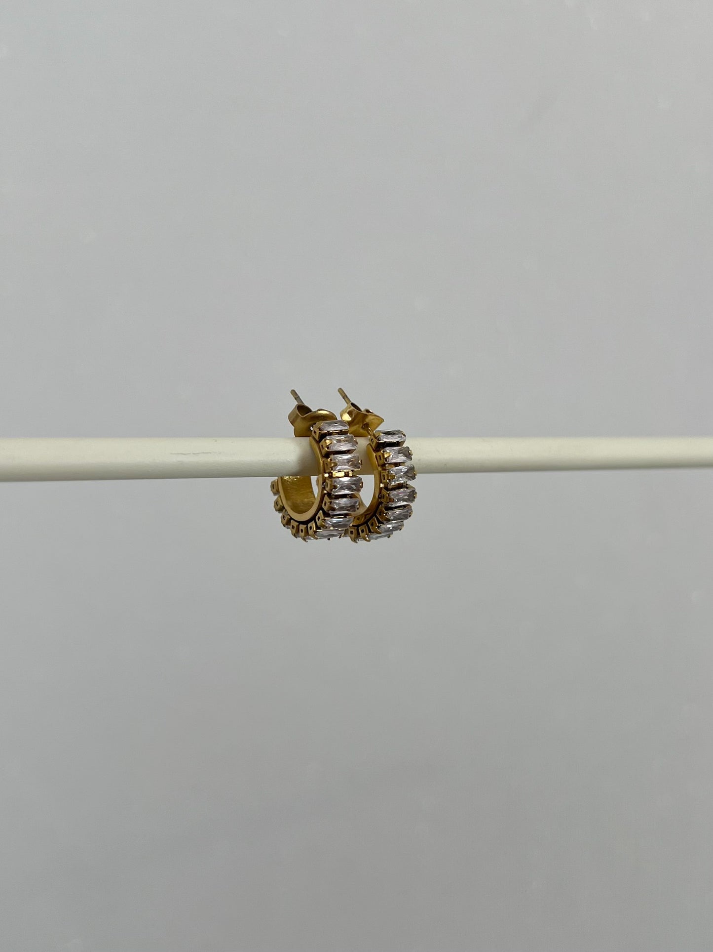 Oorbellen rond met gekleurde steentjes