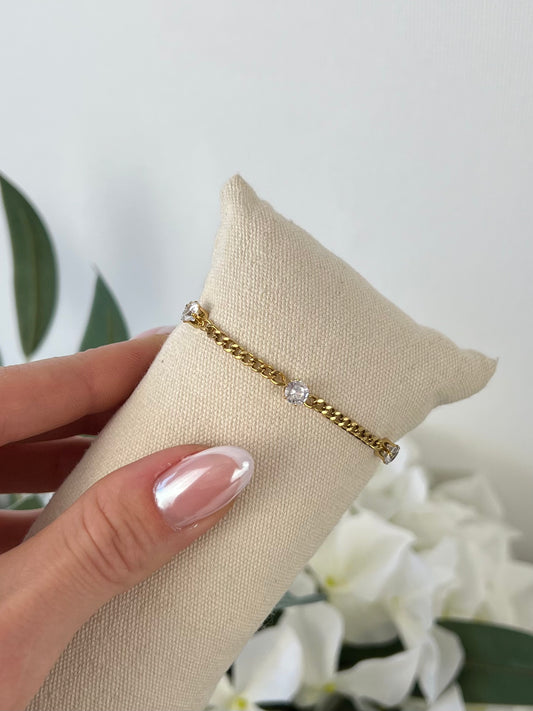 Armband met steentjes