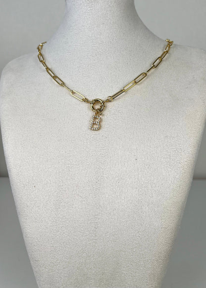 Strass letter necklace voorsluiting