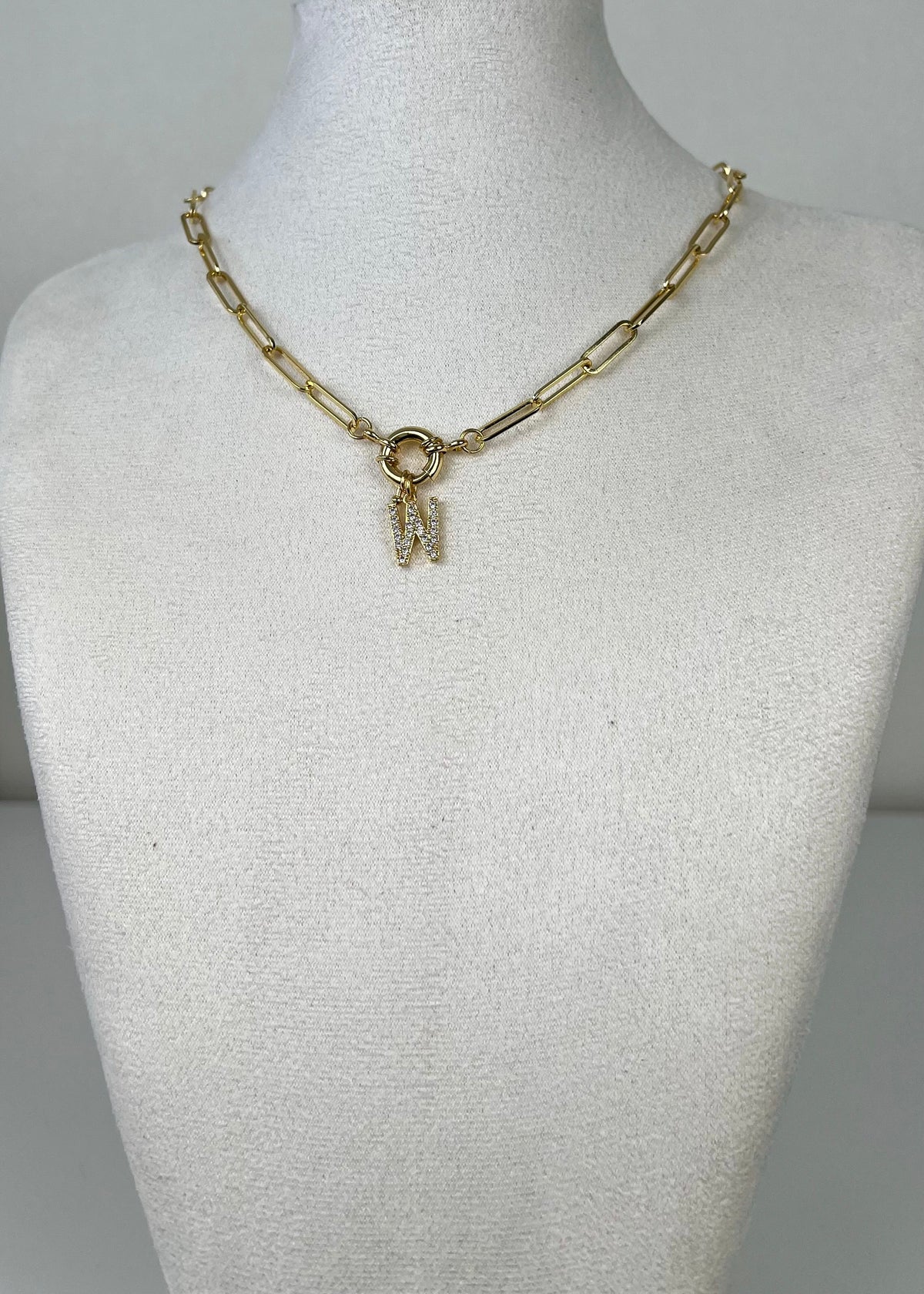 Strass letter necklace voorsluiting