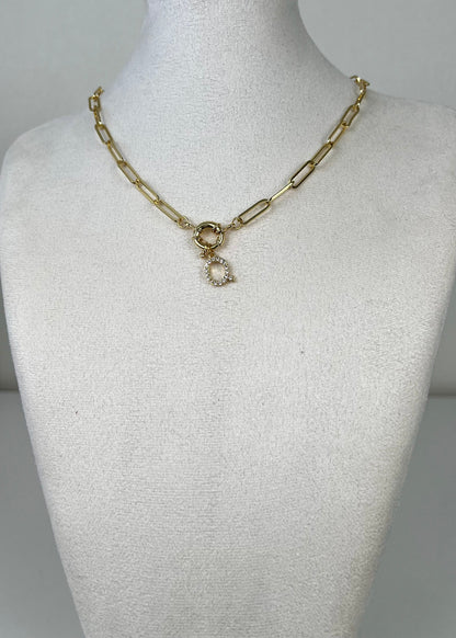 Strass letter necklace voorsluiting