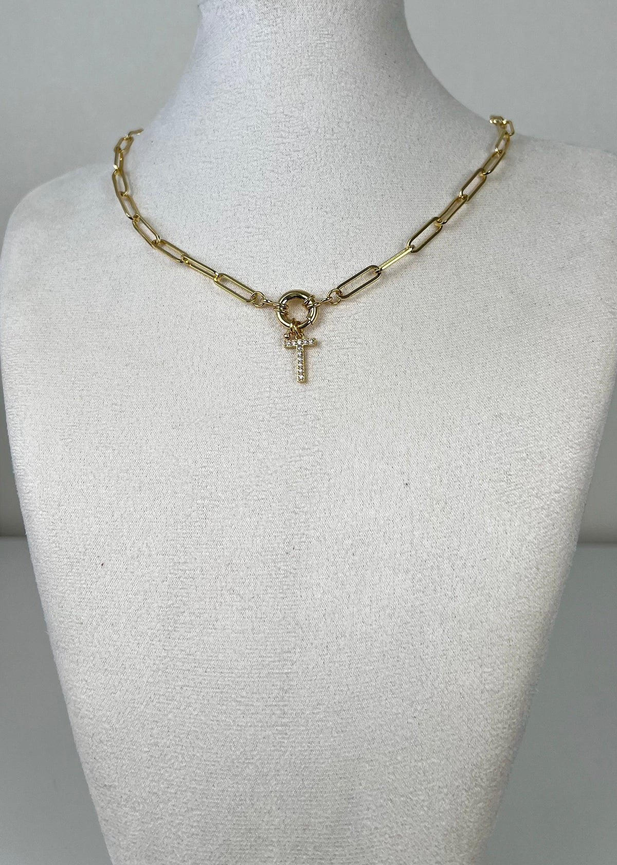 Strass letter necklace voorsluiting