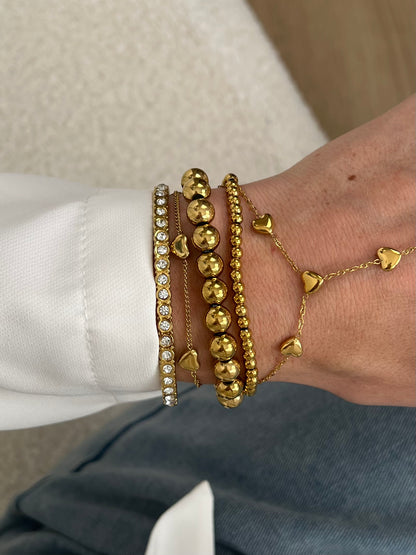 Fijn armbandje met hartjes