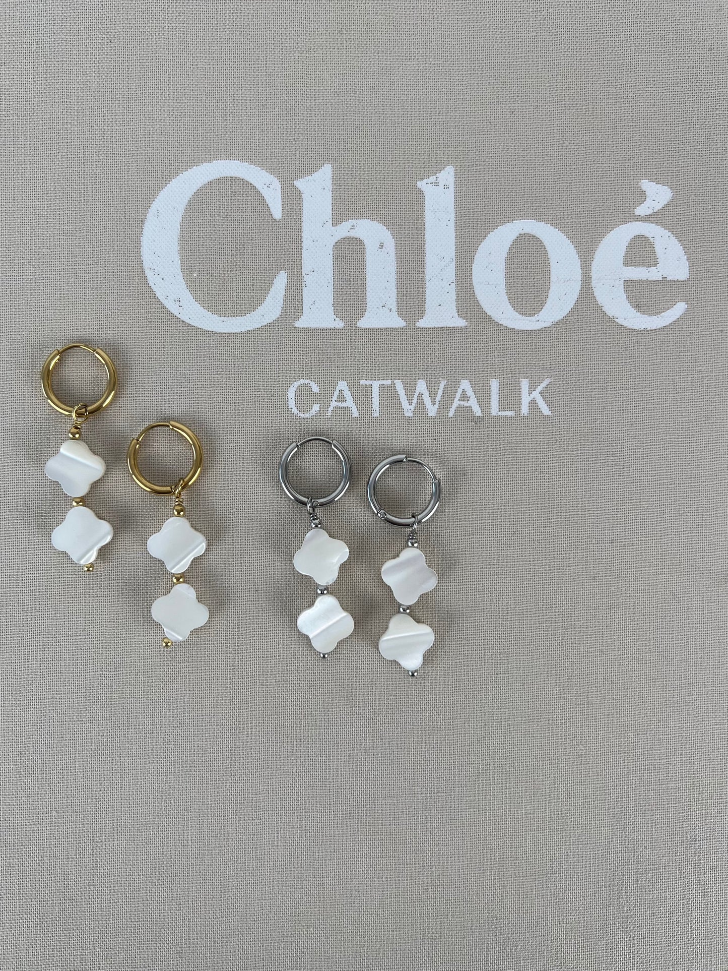 Oorbellen hangers witte klavers