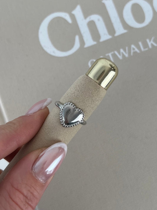 Ring hartje met dots randje zilver