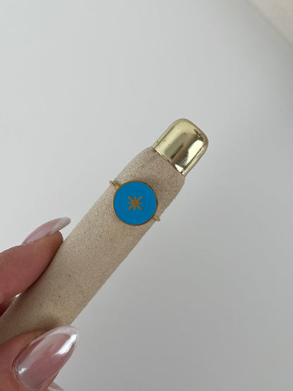 Ring rond met kleur en ster