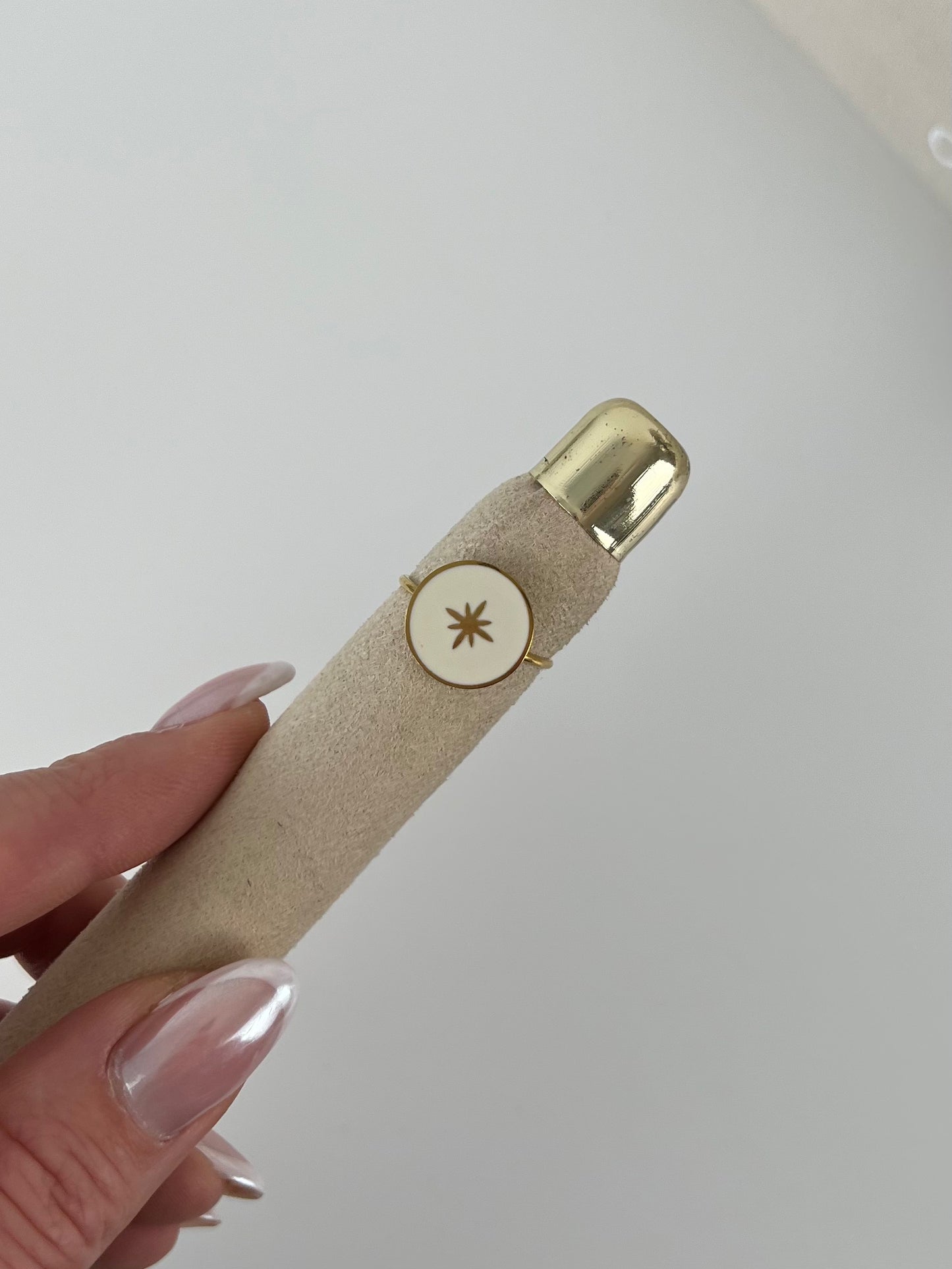 Ring rond met kleur en ster