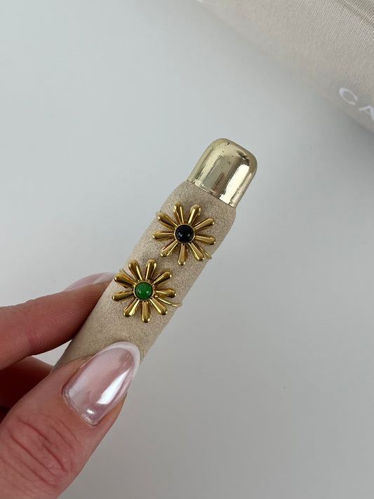 Ring bloem met gekleurd steentje