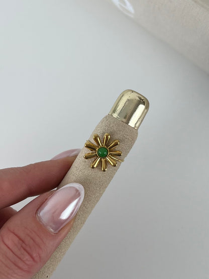 Ring bloem met gekleurd steentje
