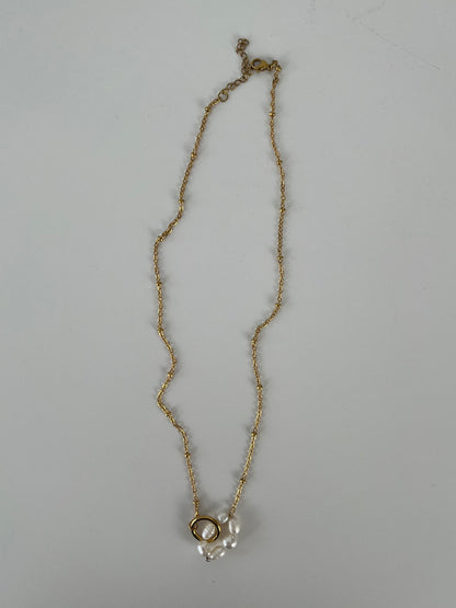 Ketting gouden rondje met parels