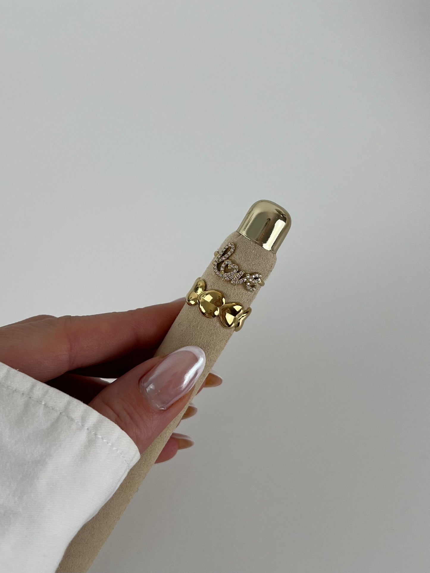 Ring rondom hartjes op zij
