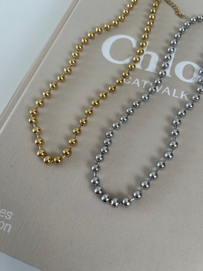 Ketting subtiele bolletjes