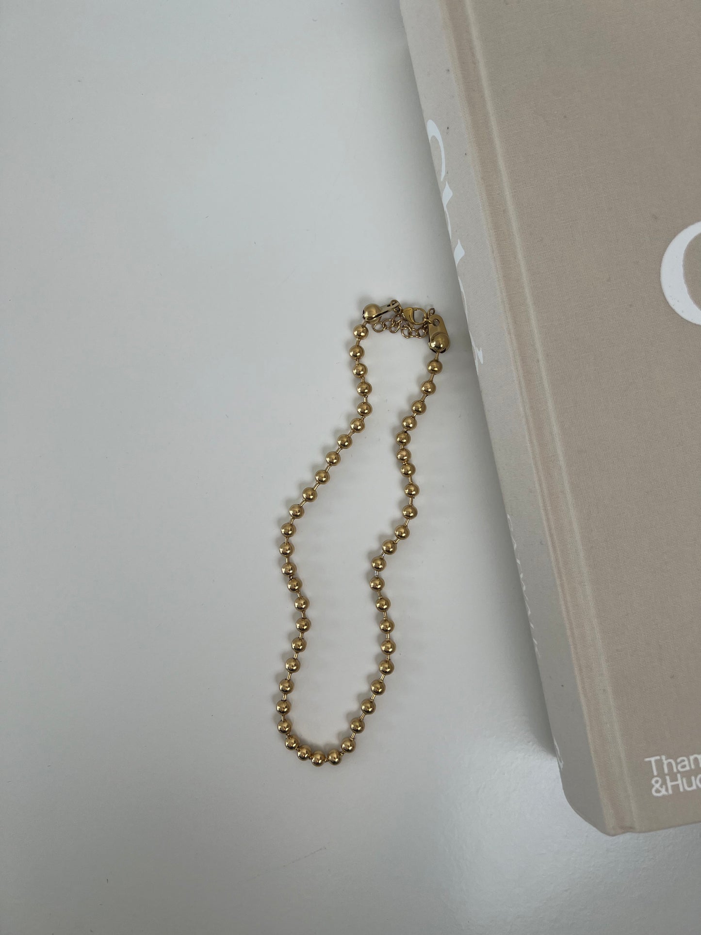 Ketting subtiele bolletjes