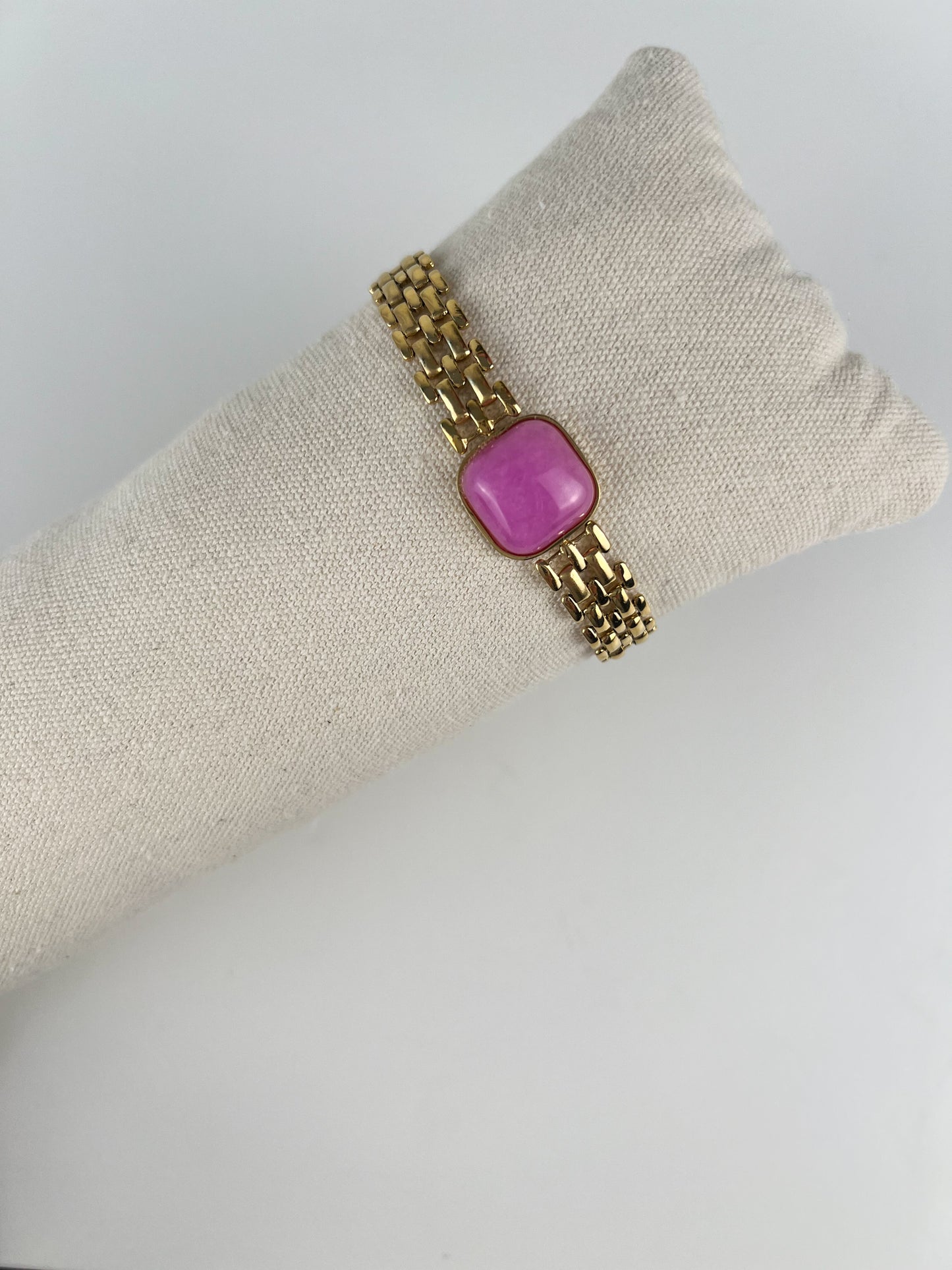 Schakel  armband met gekleurde steen