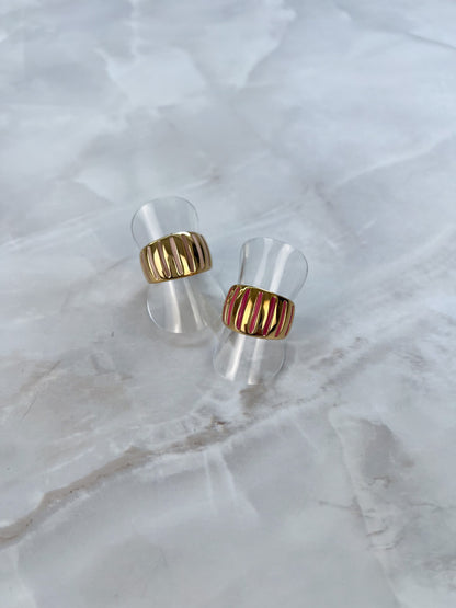 Ring met gekleurde streepjes