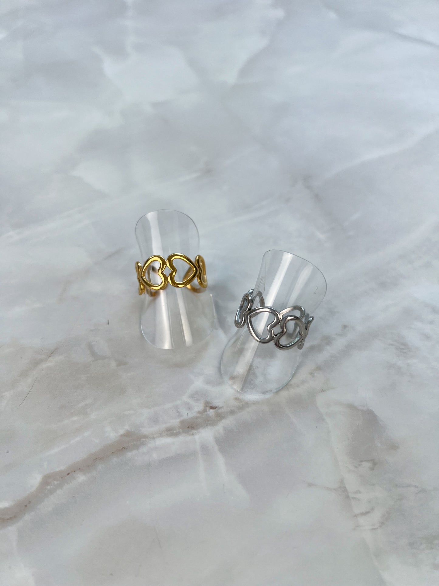 Ring hartjes op zij