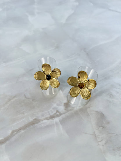 Ring bloem met steentje