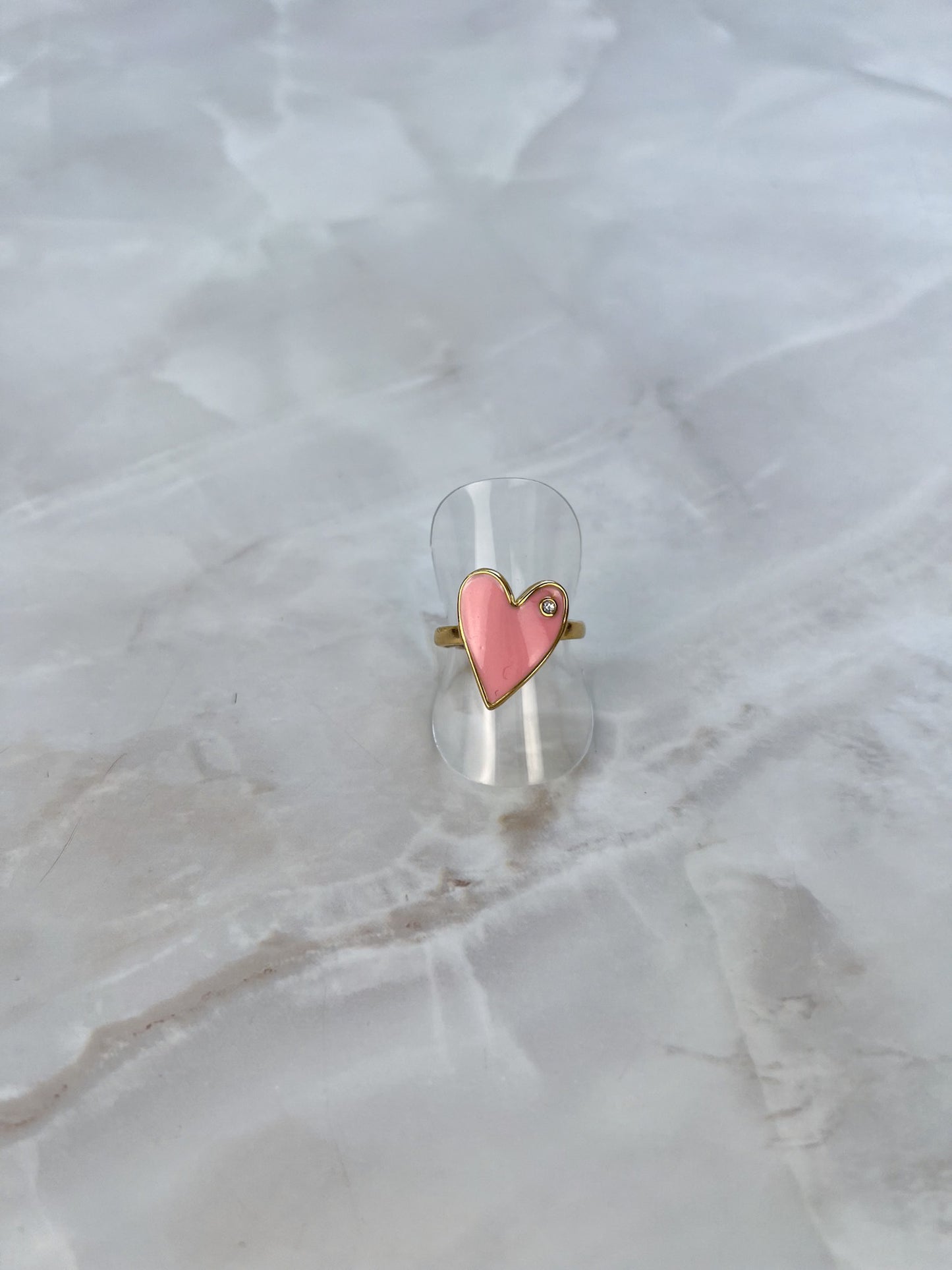 Ring met roze hartje met steentje