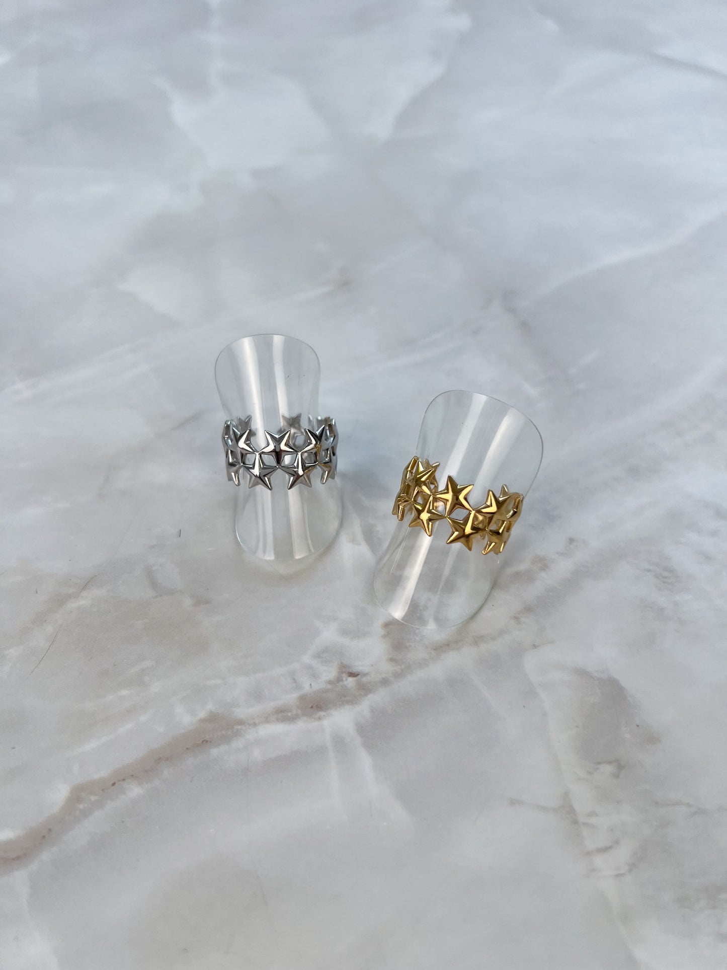 Ring rondom dichte sterretjes